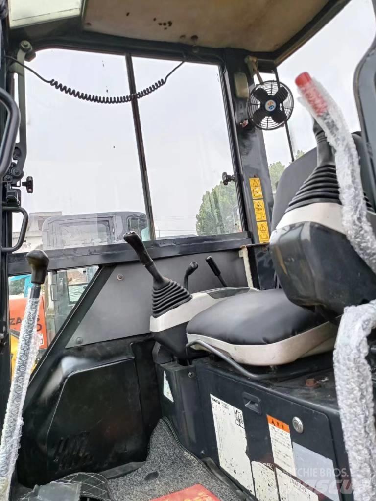 Komatsu PC 30 Mini pelle < 7t