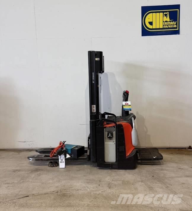 BT truck SPE 120L Gerbeur accompagnant