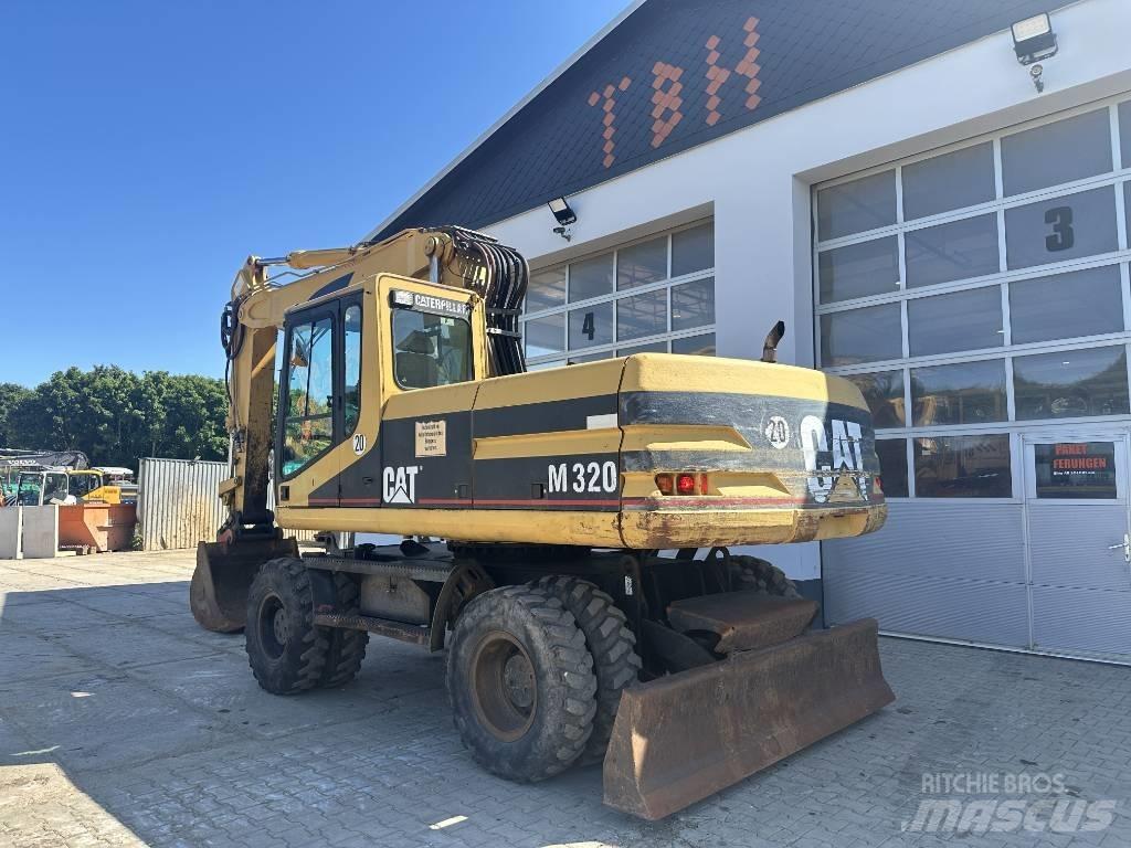 CAT M 320 VAH Pelle sur pneus