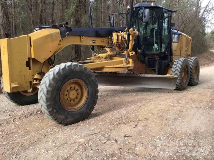 CAT 12M2 Niveleuse