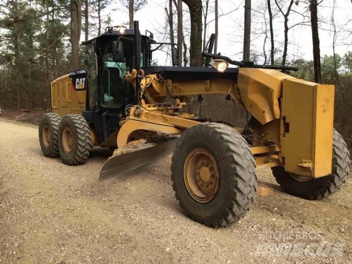 CAT 12M2 Niveleuse