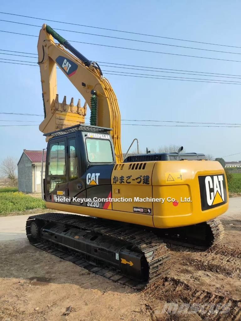 CAT 323 Pelle sur chenilles