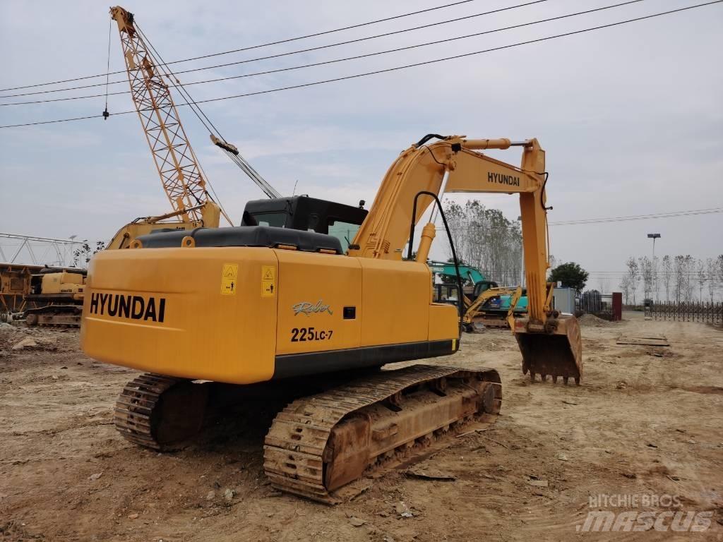Hyundai R225LC-7 Pelle sur chenilles