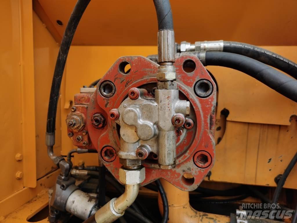 Hyundai R225LC-7 Pelle sur chenilles