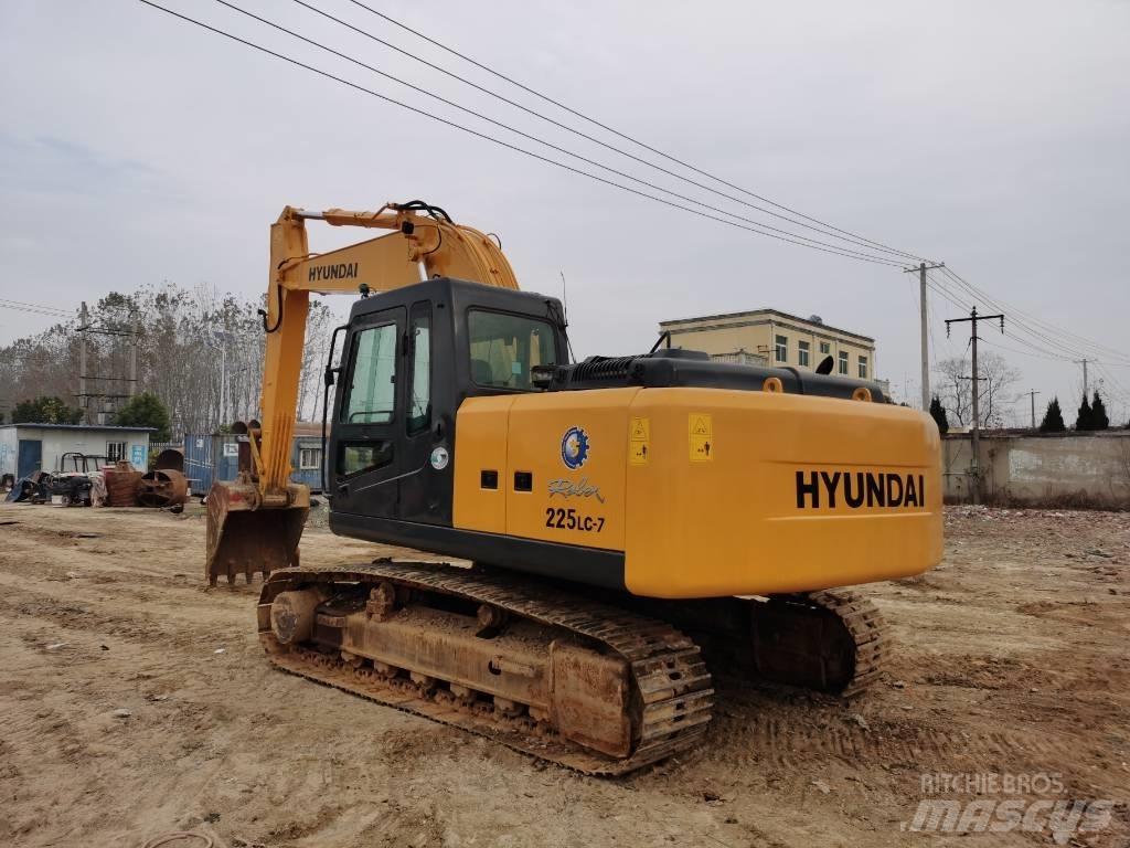 Hyundai R225LC-7 Pelle sur chenilles