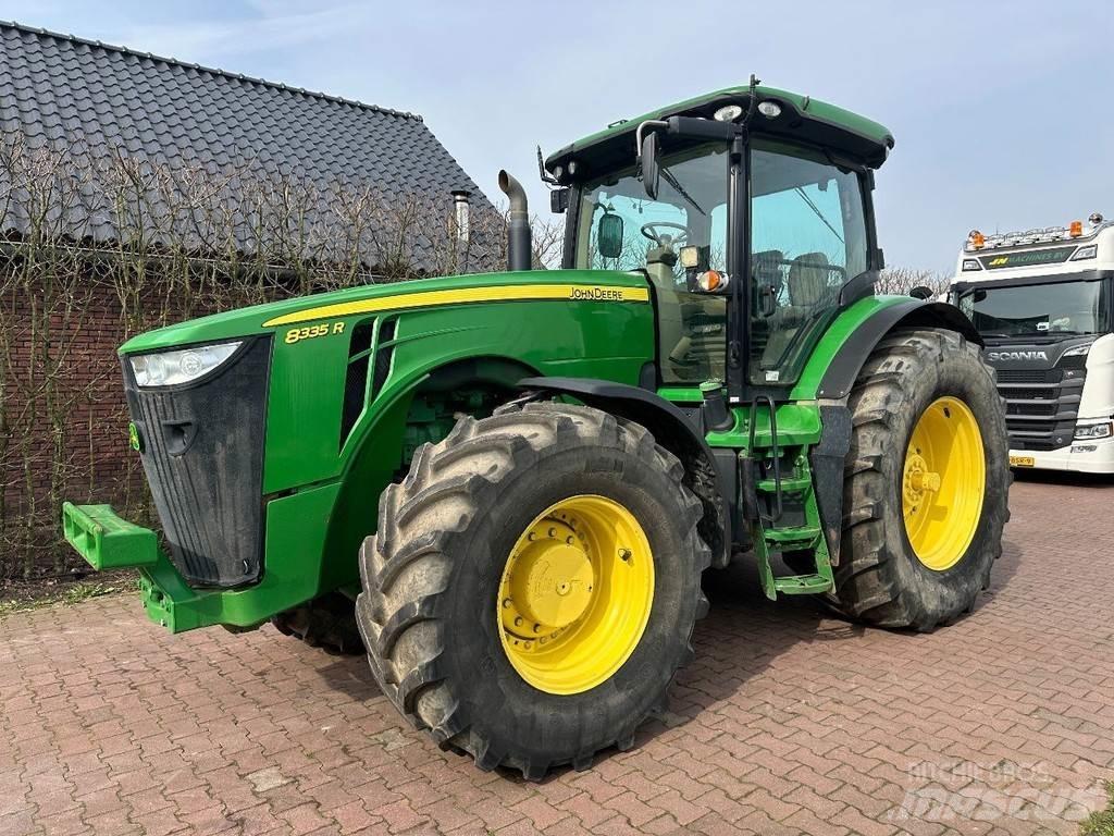 John Deere 8335R Tracteur