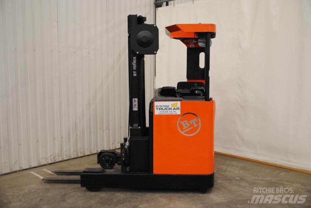 BT RRE 120M Chariot à mât rétractable