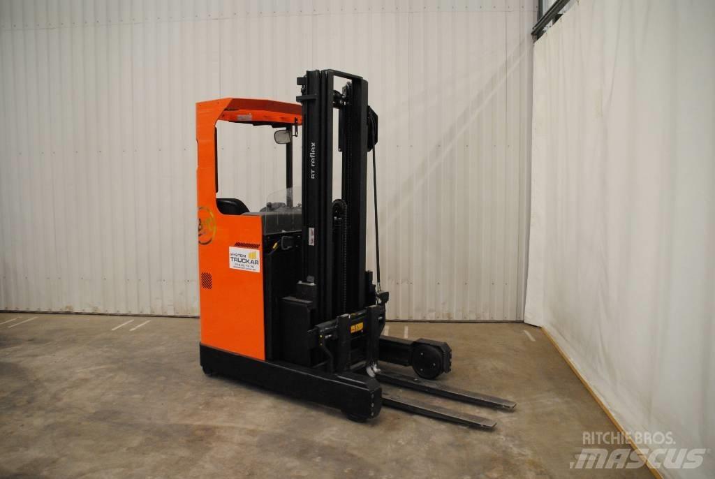 BT RRE 120M Chariot à mât rétractable