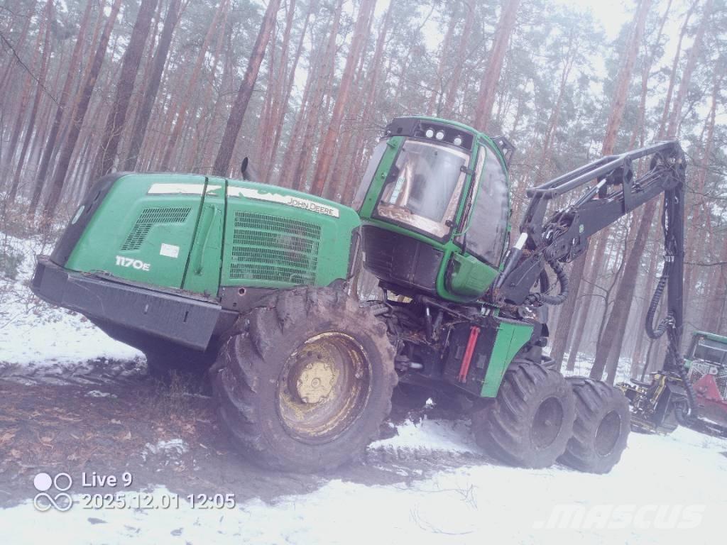 John Deere 1170 E Abatteuse