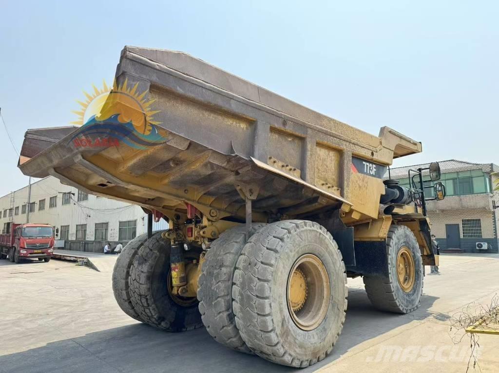 CAT 773 F Tombereau articulé
