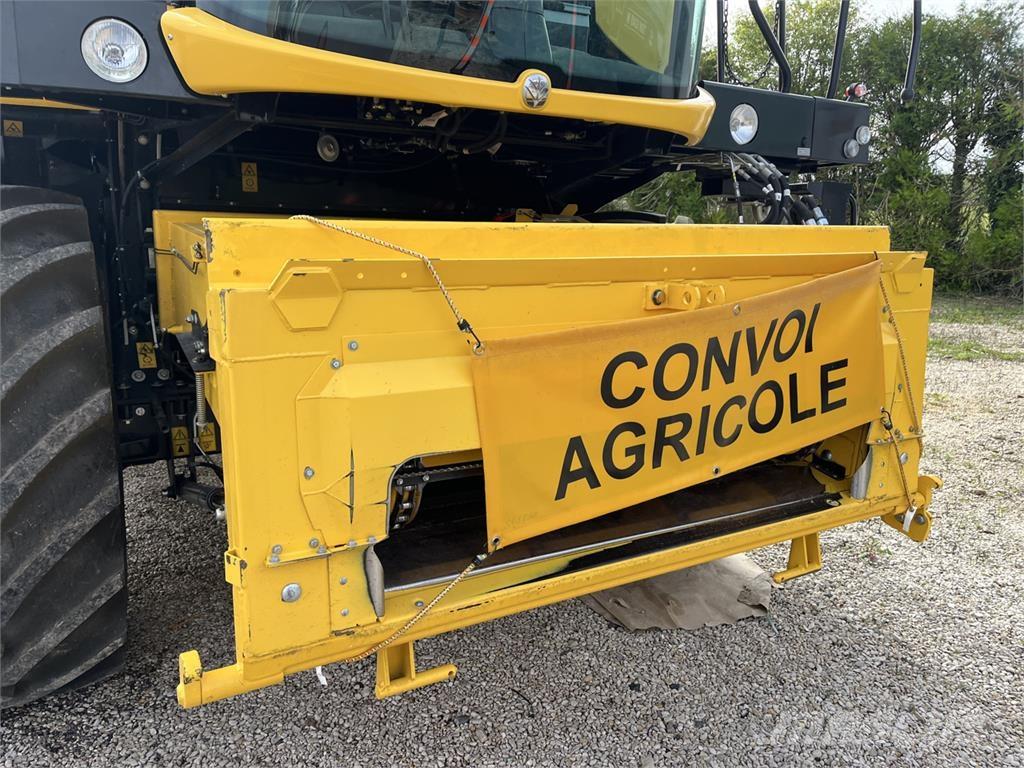 New Holland CX6.80 Moissonneuse batteuse