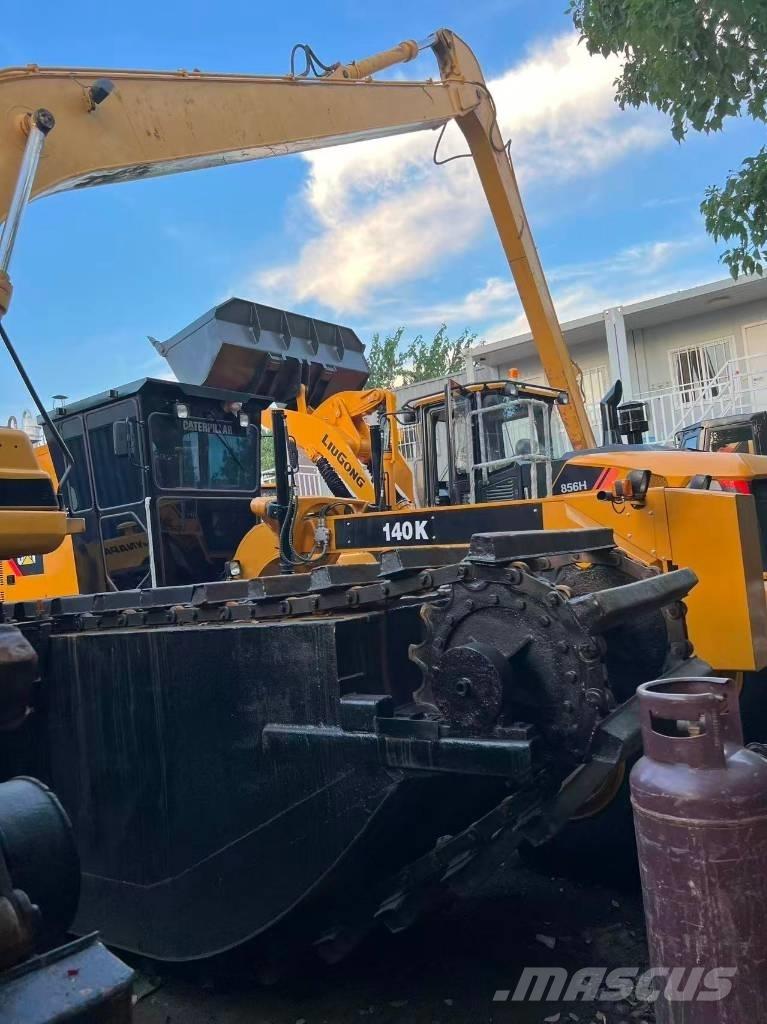 CAT 320 B L Pelles amphibies