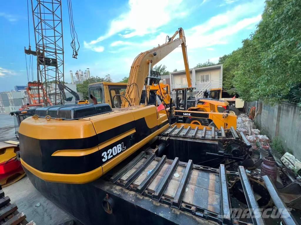 CAT 320 B L Pelles amphibies