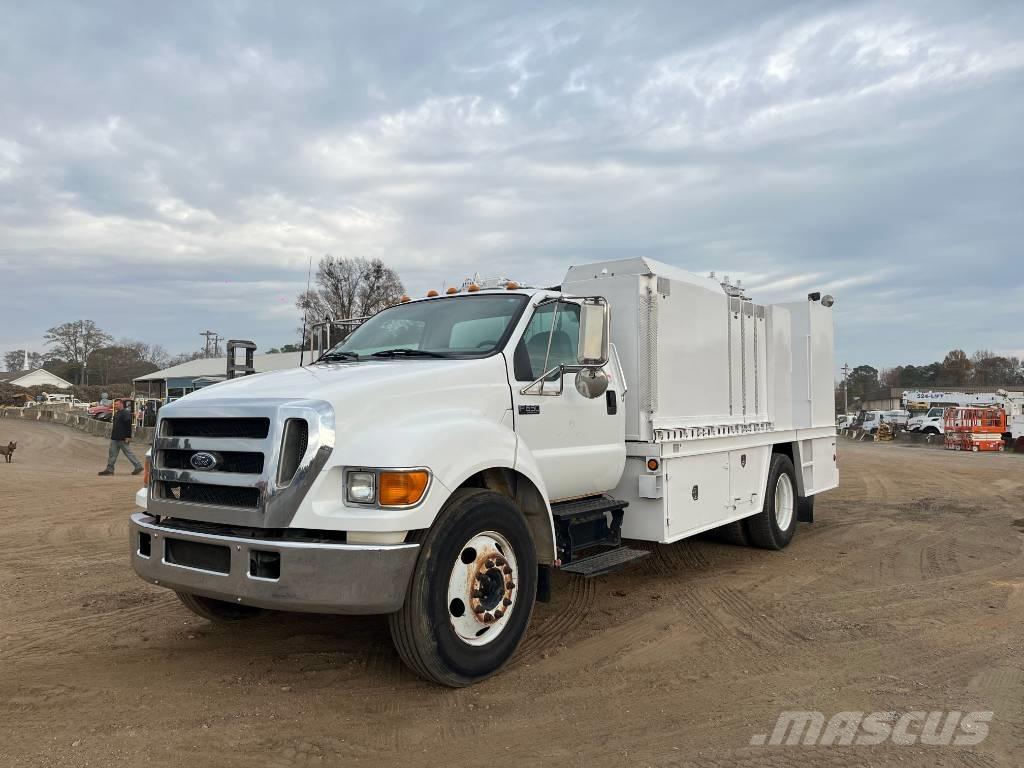Ford F 650 XLT Motrici cisterna