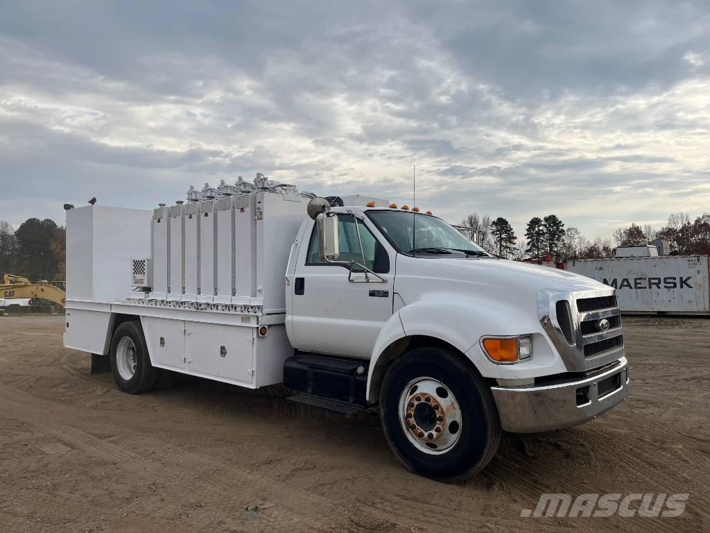 Ford F 650 XLT Motrici cisterna