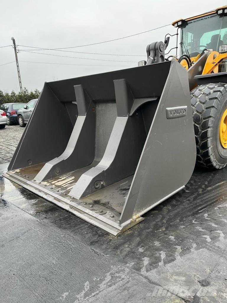Volvo L 150 H Pelle rétro arrière
