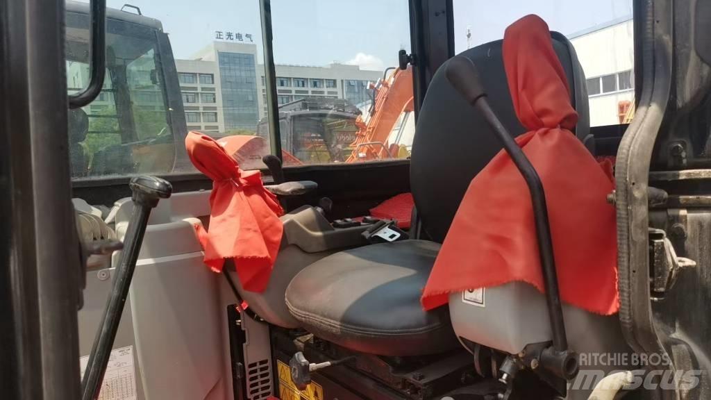 CAT 305 Pelle sur chenilles