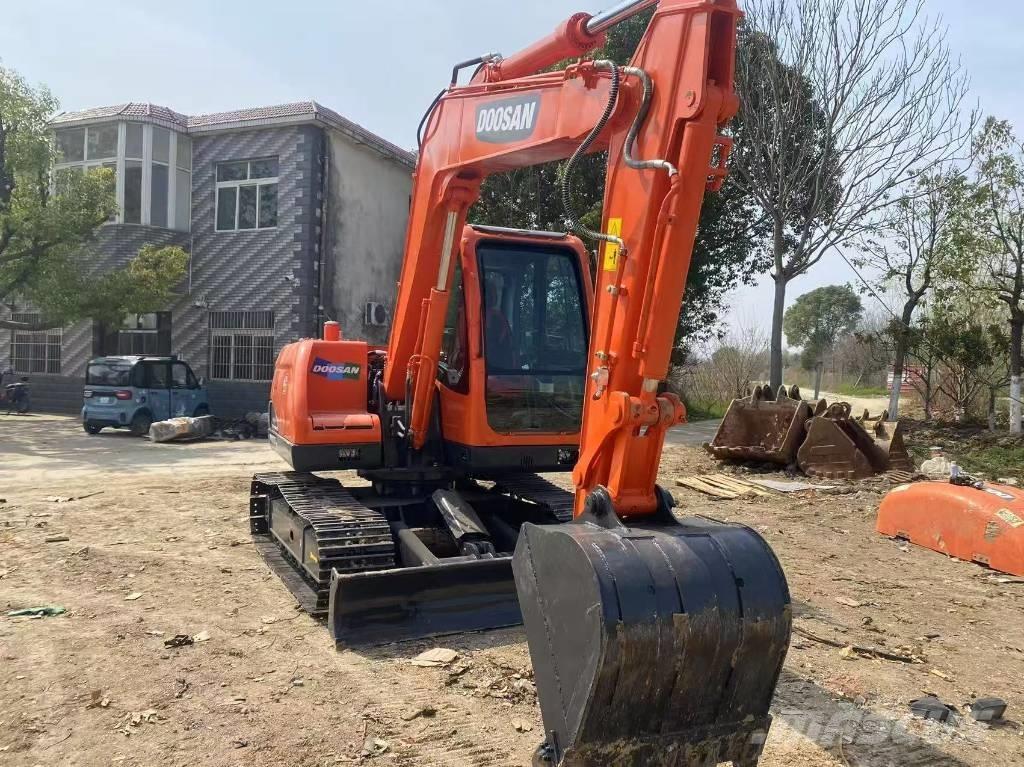 Doosan DX 75-9 C Mini pelle 7t-12t