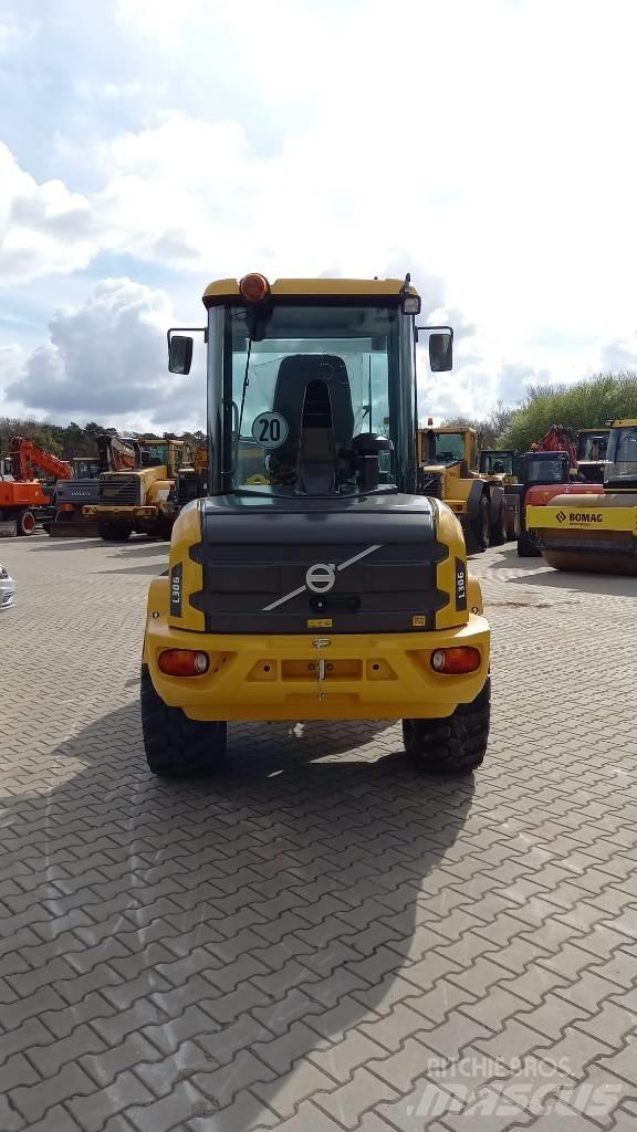 Volvo L 30 G Chargeuse sur pneus