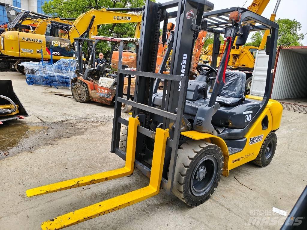 Komatsu FD 30 T-16 Chariots diesel