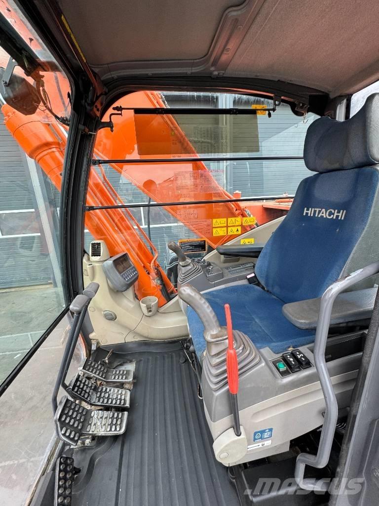 Hitachi ZX 250 LC-3 Pelle sur chenilles