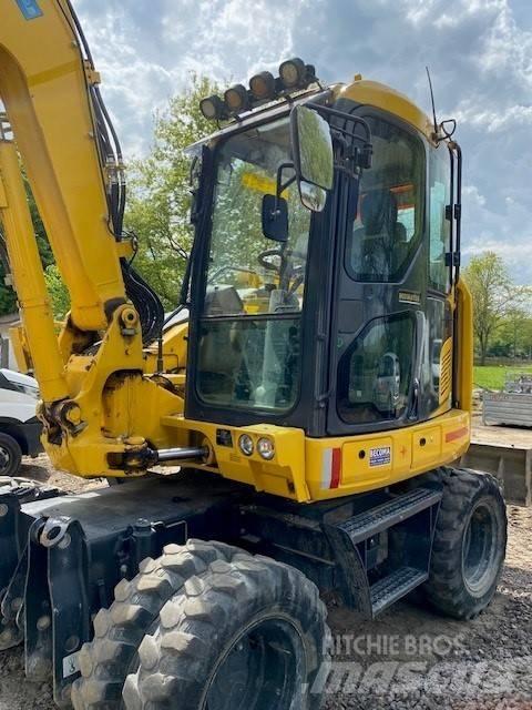 Komatsu PW98MR-11 Pelle sur pneus