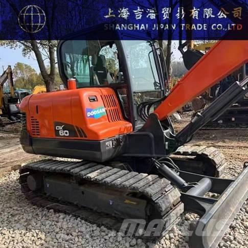 Doosan DX 60 Pelle sur chenilles