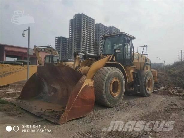 CAT 966L Chargeuse sur pneus