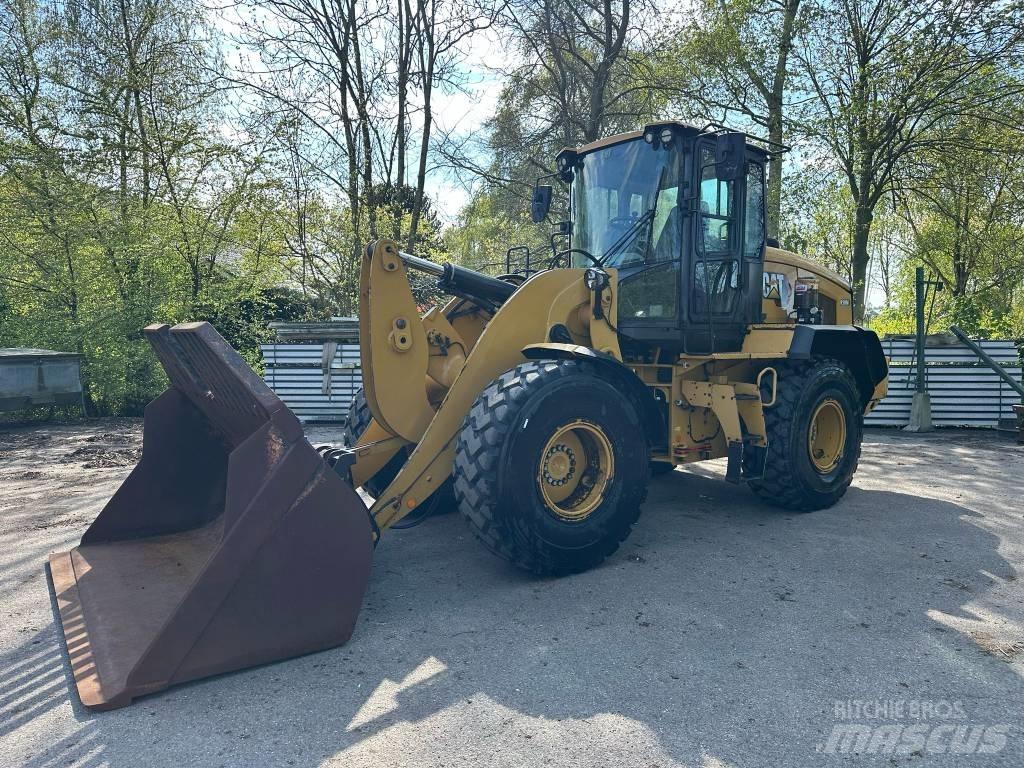 CAT 930M Chargeuse sur pneus