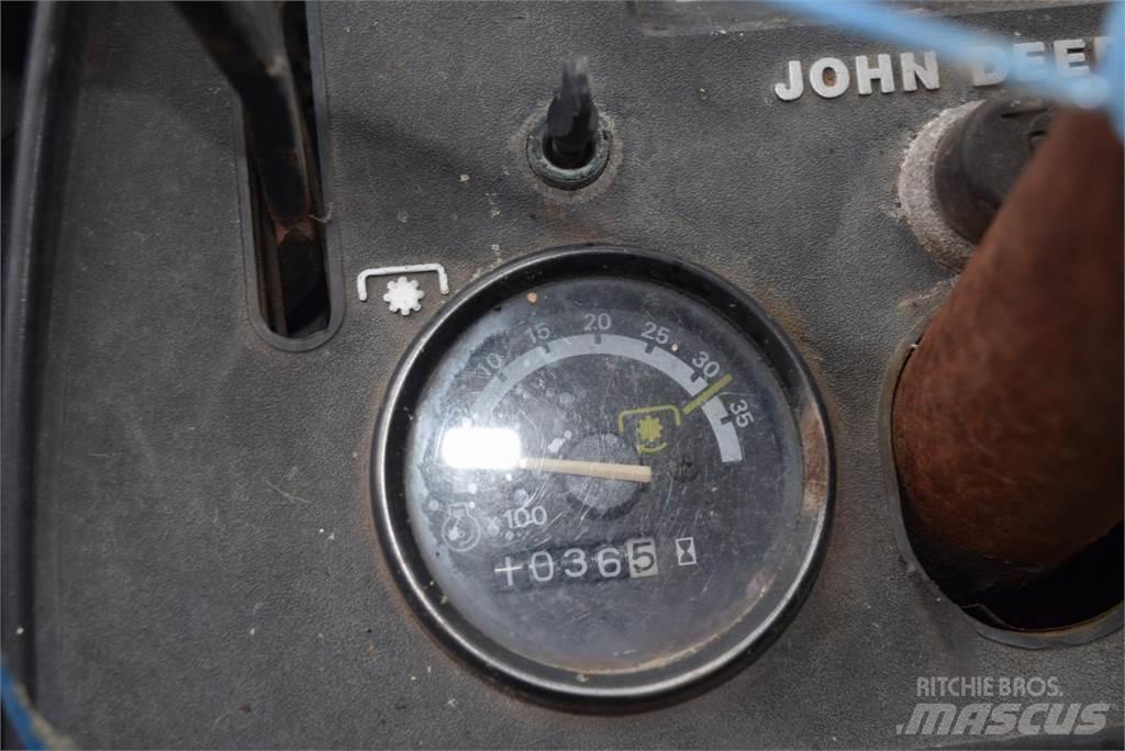 John Deere 755 Tracteur
