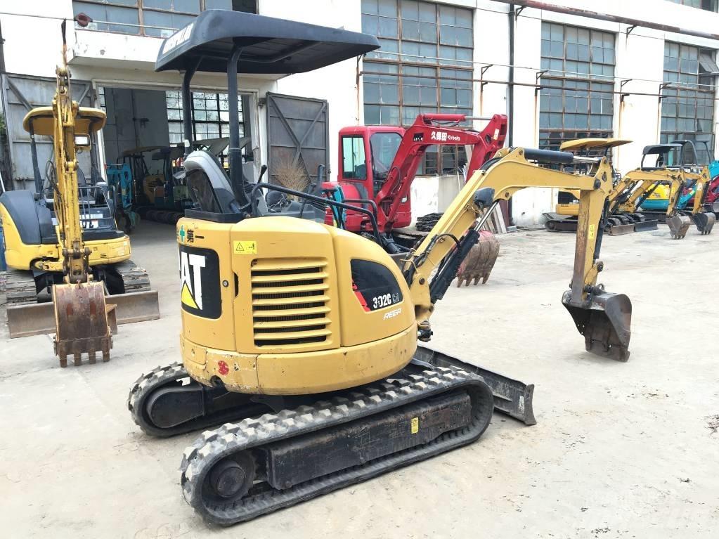 CAT 302C Pelle sur chenilles