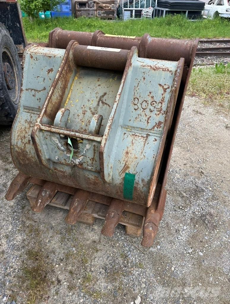 Hydrema MX 18 Pelle sur pneus