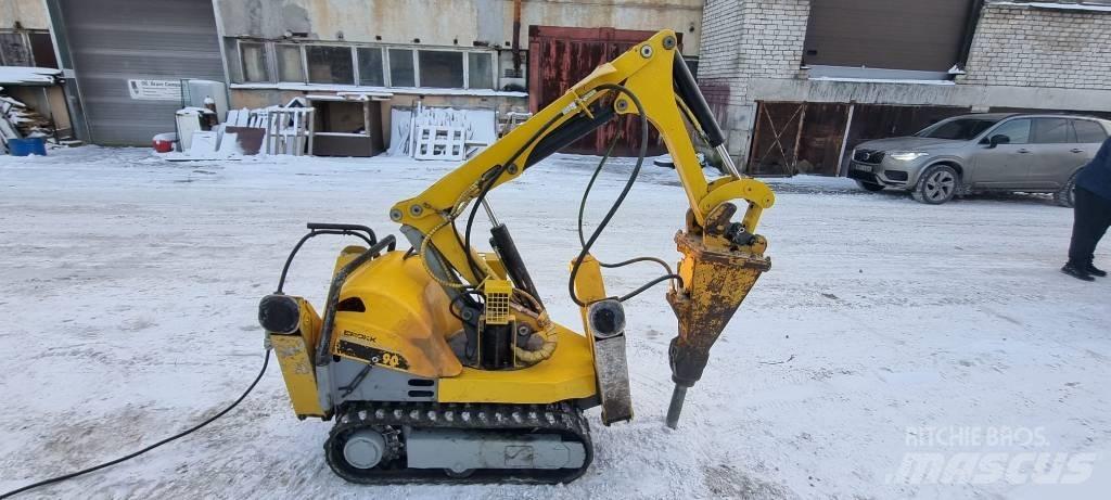 Brokk 90 Pelle de démolition