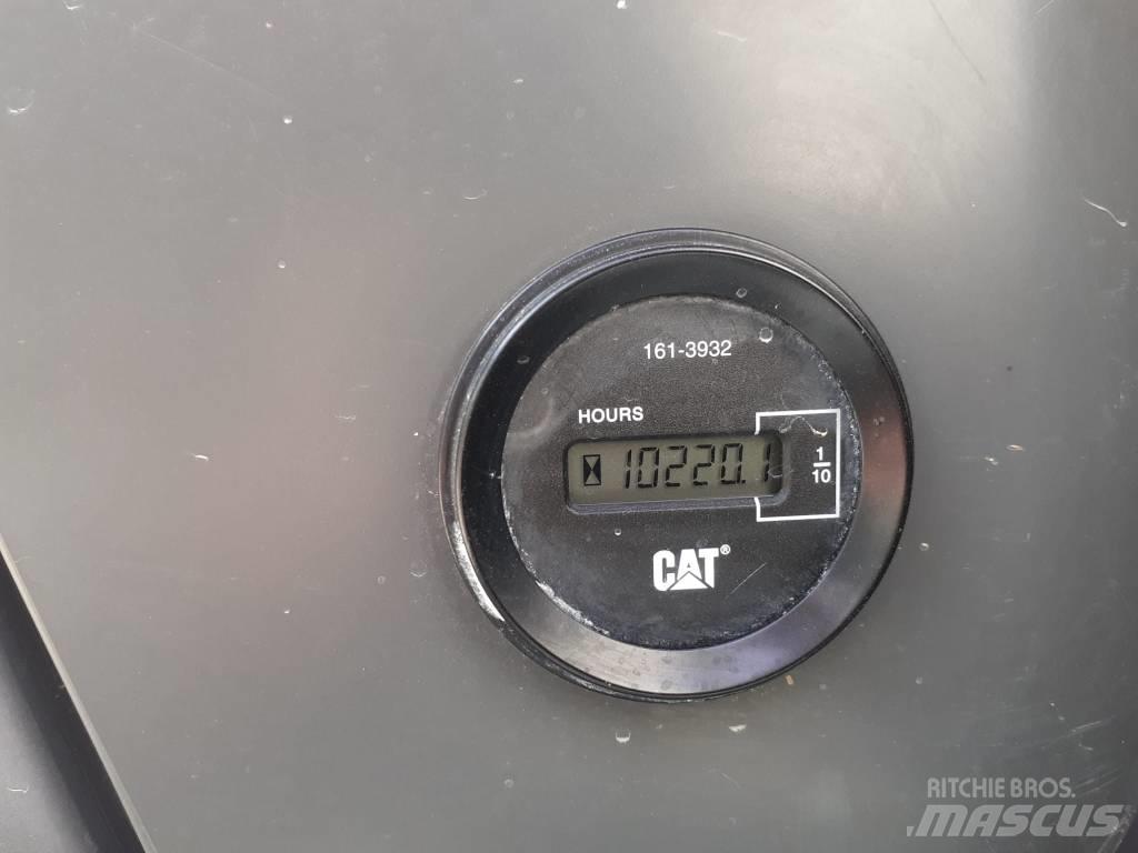 CAT 319 D L Pelle sur chenilles