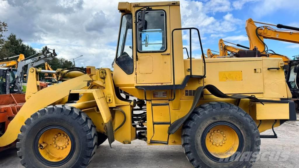 Komatsu WA 200 Chargeuse sur pneus