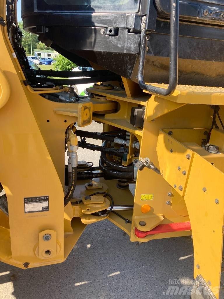 CAT 926M Chargeuse sur pneus
