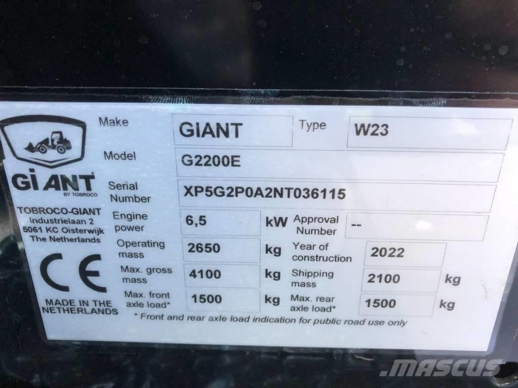 GiANT G 2200 E Chargeuse multifonction