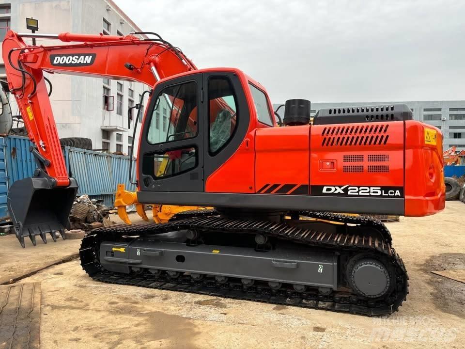 Doosan DX 225 LCA Pelle sur chenilles