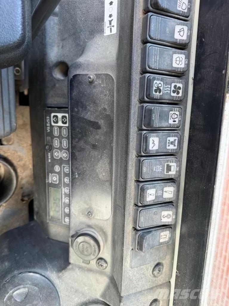 Takeuchi TB 230 Mini pelle < 7t