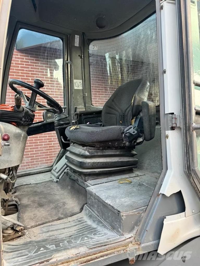 Atlas AR 65 Chargeuse sur pneus