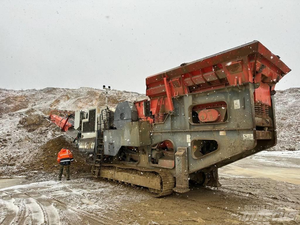 Sandvik QJ 341 Concasseur mobile