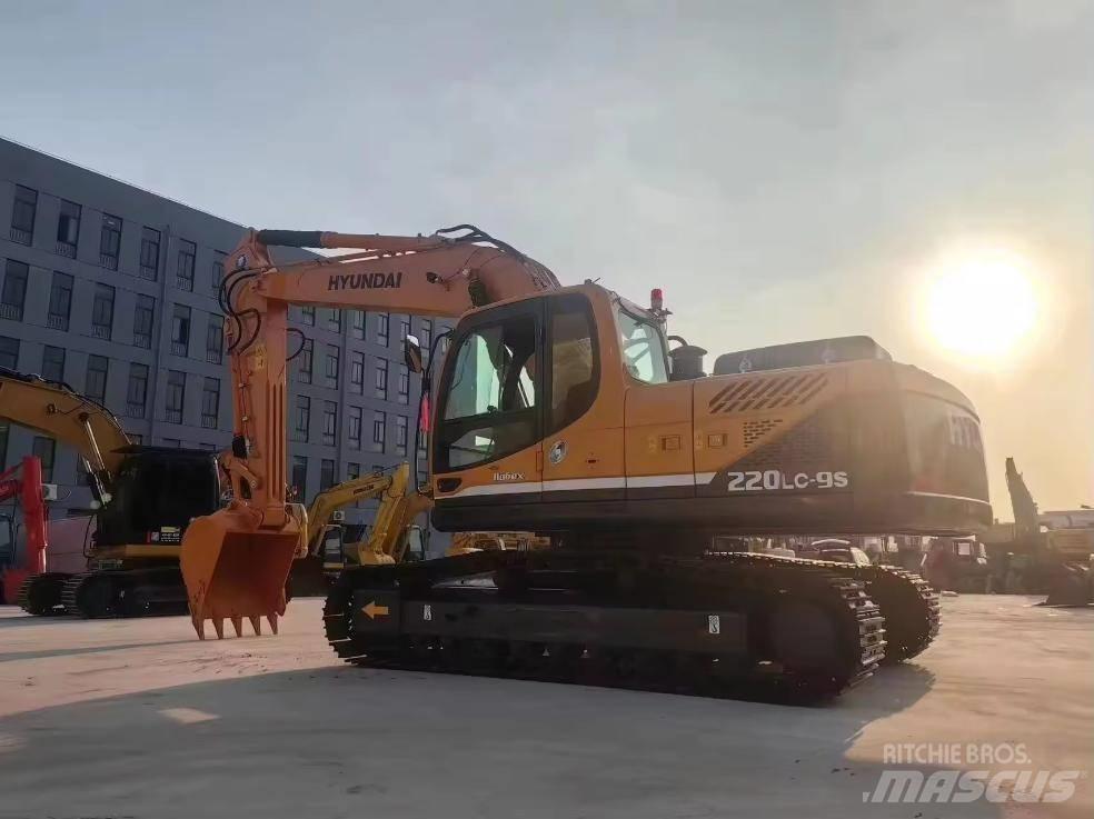 Hyundai HX 220 LC-9S Pelle sur chenilles