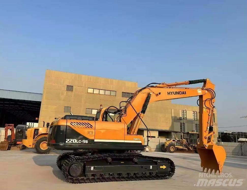 Hyundai HX 220 LC-9S Pelle sur chenilles