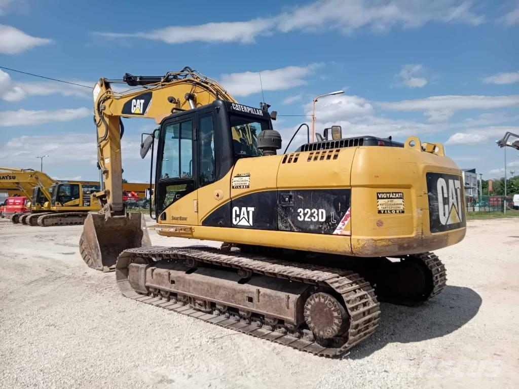 CAT 323 D L Pelle sur chenilles