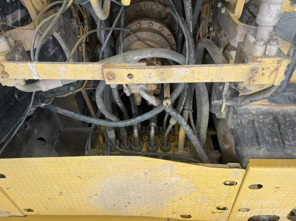 CAT 320GC Pelle sur chenilles