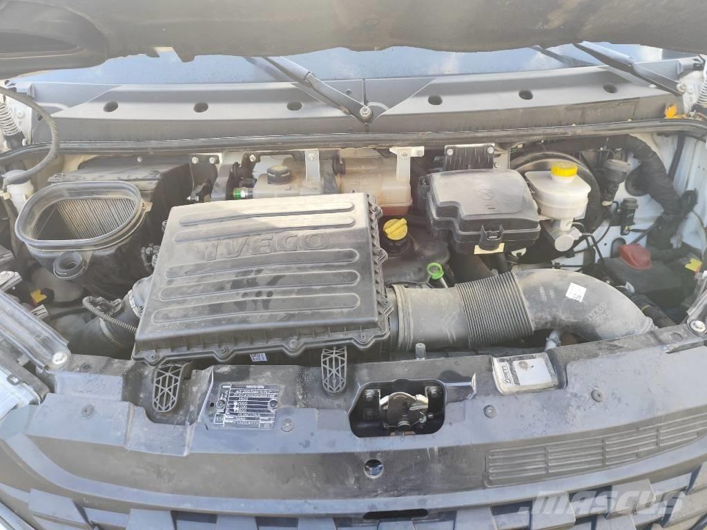 Iveco Daily 35-120 Camion plateau ridelle avec grue