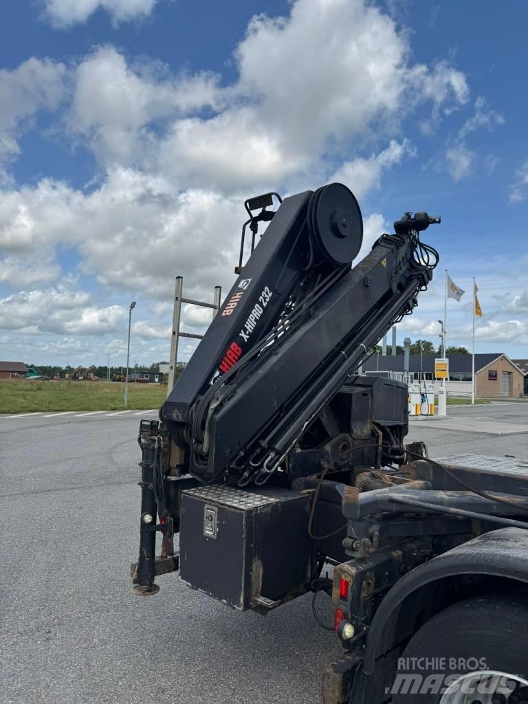 Scania R 490 Camion plateau ridelle avec grue