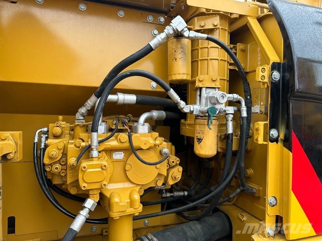 CAT 320 Pelle sur chenilles