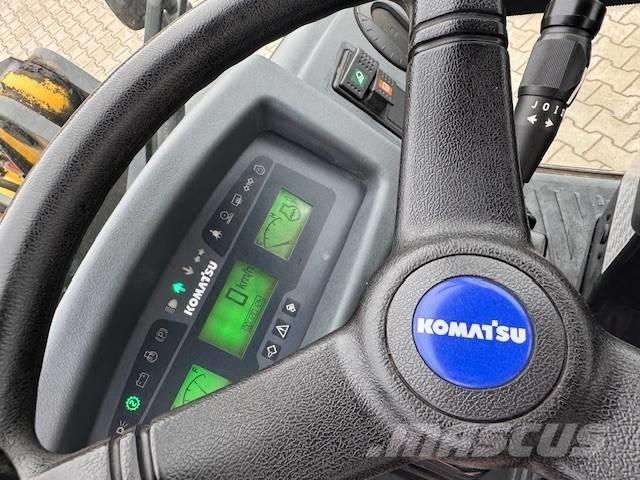 Komatsu WA 80 M Chargeuse sur pneus