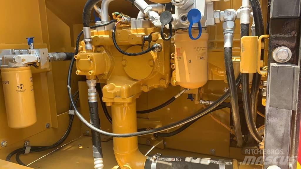 CAT 325 Pelle sur chenilles